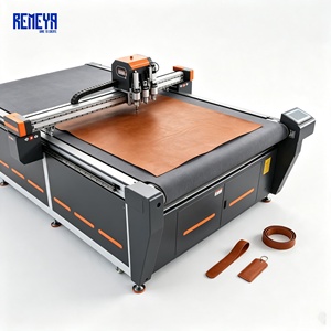 Machine de découpe automatique du cuir REMEYA durable et économe en énergie pour le délamination des revêtements de surface de meubles, avec table de découpe - Product Image 1