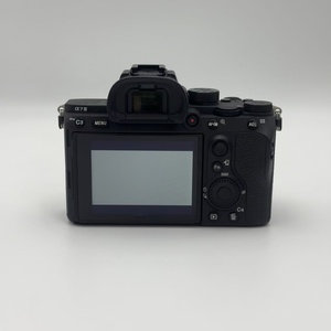Appareil photo numérique hybride <span class=keywords><strong>Sony</strong></span> Alpha 7M3 (ILCE-7M3) d'occasion, boîtier nu, 24,2 MP, plein format, vidéo 4K HDR, pour photographie professionnelle - Product Image 1
