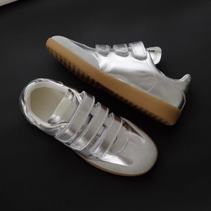 Zapatillas Casuales Agan Modelo Clásico con Suela de Goma, Estilo 2026, en Plateado Brillante con Detalles en Espejo y Velcro, para Mujer - Product Image 6