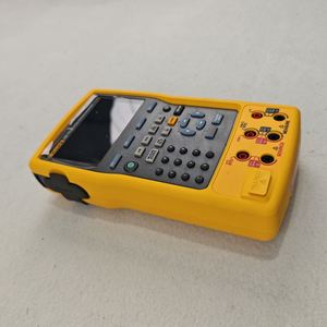 Calibrateur de processus 754 avec température de fonctionnement de -10°C à +50°C, résistance à la poussière et à l'eau IP52, batterie Li-ion intégrée - Product Image 2