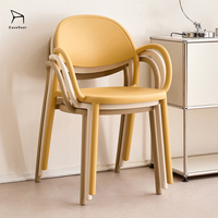 Chaise de salle à manger moderne en plastique épaissi Mobilier de maison empilable pour la maison et les centres commerciaux Fauteuils grossistes