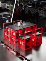 Ensemble de mobilier de bar commercial personnalisable de style industriel : table, chaises, banquette, sièges pour bars, pubs, restaurants BBQ - Long