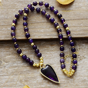 Collier avec pendentif en forme de cœur en labradorite, perles dorées, longue chaîne, bijoux cadeau, accessoire de mode - Product Image 3