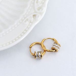 ต่างหูสแตนเลสสตีลกันน้ำ ชุบทอง 14k 18k PVD แบบคลาสสิก ประดับเพชรซิร์คอน แฟชั่นสำหรับผู้หญิง - Product Image 3