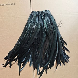 Piume di <span class=keywords><strong>gallo</strong></span> tinte rosse e nere all'ingrosso da 40-45 cm, frange per <span class=keywords><strong>costumi</strong></span> di Carnevale e copricapi Samba - Product Image 4