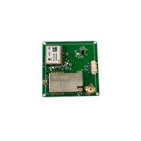 La carte RTK de haute précision est utilisée comme station de base avec une antenne de communication pour fournir des données d'étalonnage sur une portée de 3 à 5 km