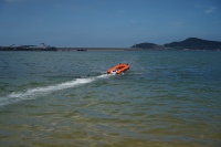 Bateau de sauvetage intelligent gonflable à propulsion à jet d'eau télécommandé à grande vitesse sans pilote pour les urgences d'inondation et la protection des ressources en eau