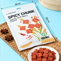 Vente en gros LAKEXIXI Série Traditionnelle Latiao Snacks croustillants aux céréales Bâtonnets de gluten soufflés Goût ail épicé Semi-moelleux 92g Halal