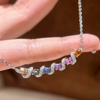 Collier d'été en zircon spirale arc-en-ciel, design souriant, délicat, luxueux, avec pierres précieuses colorées, plaqué or, pour clavicule