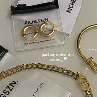 Emballage de bijoux réutilisable avec logo personnalisé, petit sac en plastique PVC givré pour boucles d'oreilles, collier, bijoux, avec fermeture éclair noire