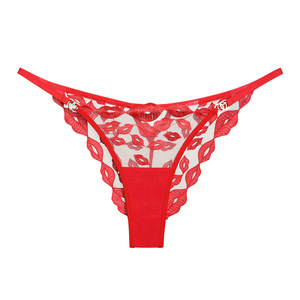 Slip <span class=keywords><strong>in</strong></span> Rete Trasparente con Ricamo Labbra Rosse, Sexy e Trasparente, a Vita Bassa, con Cut-out <span class=keywords><strong>in</strong></span> Pizzo, <span class=keywords><strong>Perizoma</strong></span> <span class=keywords><strong>in</strong></span> Rete Trasparente - Product Image 1