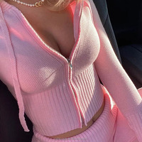 Vêtements de salon OEM personnalisés ensemble été pull à capuche avec fermeture éclair pantalon évasé taille haute rose tricoté pour femmes survêtement Y2K ensemble deux pièces