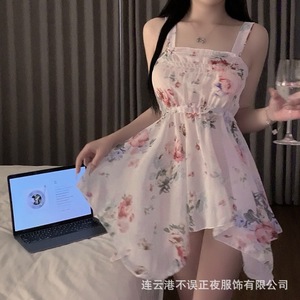 Sexy floral print lingerie set for women with small breasts, perfect for late-night erotic wear. - Product Image 1