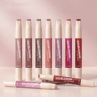 Rouge à lèvres et crayon à lèvres 2-en-1 pour définir vos lèvres, facile à appliquer avec une finition mate veloutée, stylo de maquillage pour les lèvres à double embout