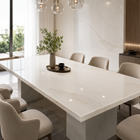 Pierre frittée blanche avec veines dorées 800x2600x9mm pour plan de travail de cuisine, grande dalle murale en porcelaine frittée