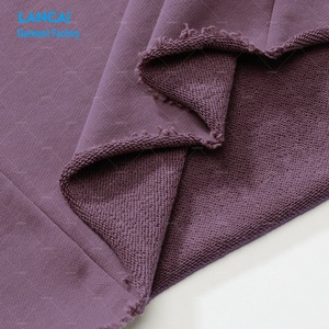Tenues conjointes de marque privée personnalisées pour femmes, haut <span class=keywords><strong>court</strong></span> à ourlet brut uni en éponge de coupe régulière et ensembles de jupe deux pièces assortis - Product Image 4