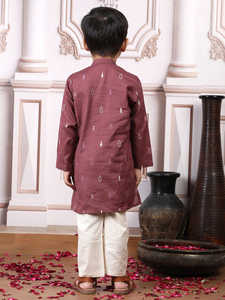 Conjunto de Kurta y Pijama Bordado Color Granate para Niños, Ropa Étnica Tradicional para Niños, Traje Festivo para Bodas y Fiestas, Mezcla de Algodón Cómoda - Product Image 2