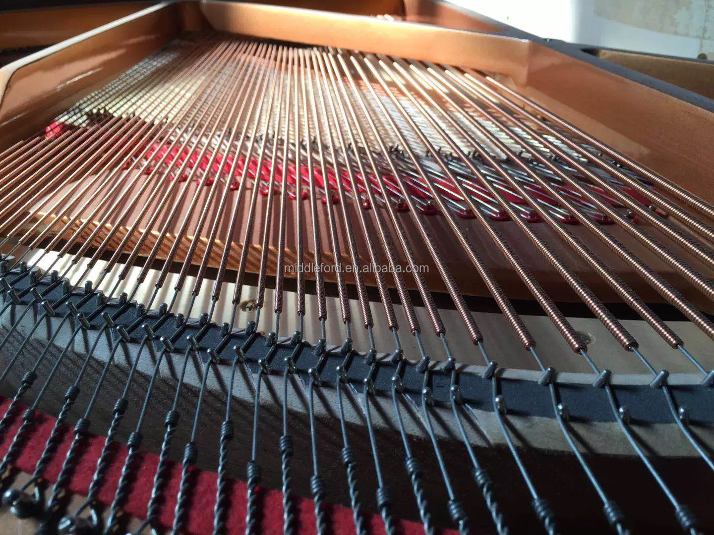 Corde de basse de piano à queue