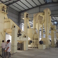 Broyeur de poudre de bentonite et de calcite de 100 tonnes, prix bas, broyeur Raymond pour la poudre de chaux hydratée et la dolomite