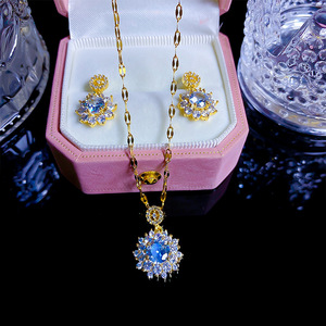 Ensemble collier et boucles d'oreilles en zircon délicat, chaîne en acier inoxydable, plaqué or véritable PVD, fleur tombante, bijoux de mariée pour femmes - Product Image 6