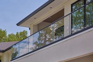 Balustrade en verre à profil en U en aluminium haut de gamme, garde-corps trempé pour les lofts résidentiels de luxe, les balcons et les terrasses de villas - Product Image 2