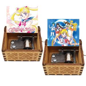 7 diseños regalo Popular melodí<span class=keywords><strong>a</strong></span> manivela de mano grabado con láser manivela de mano 6CM tamaño Mini Sailor Moon caja de música de madera juguete para niños - Product Image 1