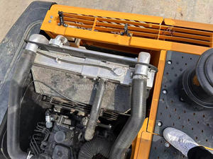 Mini pelleteuse Hyundai R210 d'occasion à vendre à Shanghai en bon état Poids de fonctionnement de 20 tonnes Roulement à noyau R220-9s sur chenilles similaires - Product Image 5