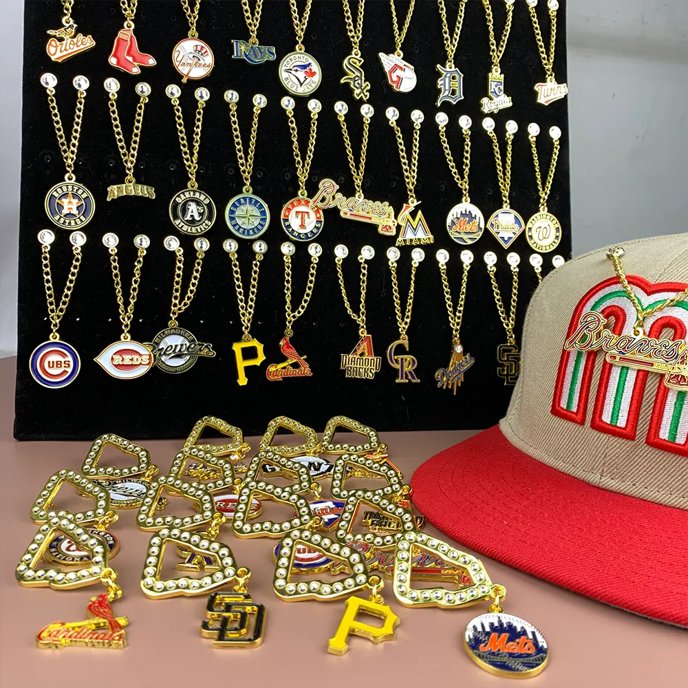 Venta al por mayor pinos para gorras nuevo sombrero de béisbol decoración colgante sombrero mexicano PIN de cadena