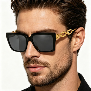 <span class=keywords><strong>Lunettes</strong></span> <span class=keywords><strong>de</strong></span> <span class=keywords><strong>soleil</strong></span> carrées roses <span class=keywords><strong>de</strong></span> luxe haute qualité avec chaîne dorée, protection UV400, pour <span class=keywords><strong>femme</strong></span>, idéales pour les soirées et le streetwear - Product Image 3