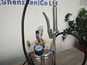 Pulvérisateur manuel à pompe en acier inoxydable 6L, pulvérisateur à pression portable pour usage domestique, jardinage et désinfection - Product Image 2
