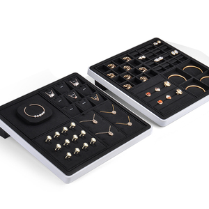 Bandeja Organizadora de Joyería Jinsky Personalizable, de Microfibra Negra, Clásica, Elegante, de Lujo, para Exhibición en Tiendas - Product Image 4
