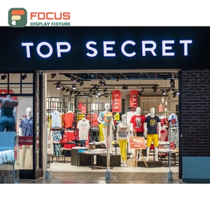 Présentoir professionnel en métal chromé pour magasin de détail, service de conception de présentoirs pour chaînes de magasins de vêtements - Product Image 1
