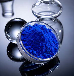 Poudre bleue de qualité supérieure à 99 % de pureté, ingrédient cosmétique pour les soins de la peau, conditionnée en flacon - Product Image 1
