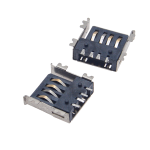 Connecteur USB-A Femelle Ultra Fin de 4,6 mm de Hauteur, Montage SMT Semi-Couvert à 4 Broches, Coque Simple, Type Sertissable en Nylon Noir avec Entretoises - Product Image 4