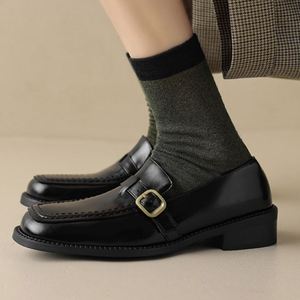 Zapatos Casuales con Hebilla Estilo Británico para Mujer, Mocasines de Horma Ancha con Punta Cuadrada, Tacón Cuadrado Retro y Cuero Genuino - Product Image 1