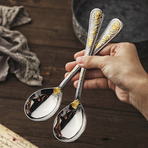 ช้อนทองเหลืองลายดอกไม้ Shiny Jh  ทำจากสแตนเลส 304  ผิวสัมผัสแบบตอกลาย  ช้อนซุป  ภาชนะบนโต๊ะอาหารสำหรับใช้ในครัวเรือน - Product Image 3
