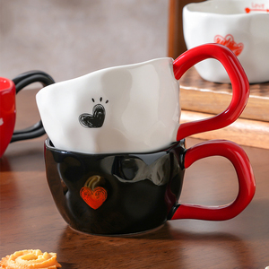 Personalisierte Valentinstag-Keramik-Kaffeetasse in Herzform, Niedliche Keramiktasse, Romantisches Paar-Teetassen-Geschenk für Zuhause und Büro - Product Image 5