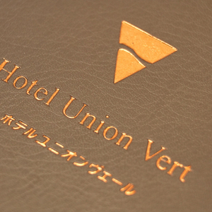 Carpeta de papel de aluminio con logotipo de cuero PU de alta calidad al por mayor de fábrica pequeña Impresión de carpeta transparente - Product Image 4