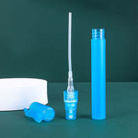 Vente en gros de flacons de parfum en plastique miniatures de 5 ml, 8 ml, 10 ml, design unique, vaporisateur, flacon de voyage vide, échantillon