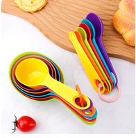 Ensemble de 12 cuillères et tasses à mesurer en plastique pour la maison, la cuisine et les gâteaux.