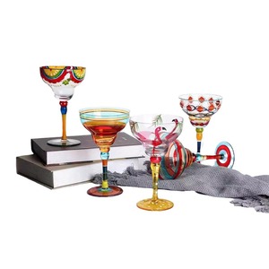 Copa Margaret Personalizada Pintada a Mano al por Mayor, Copa de Vino de Cristal Pintada Creativa, Diseño Moderno, Capacidad de 301-400 ml, para Bar - Product Image 5