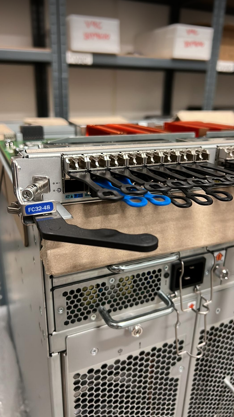 Brocade X6-8 Director - 512 Port Fibre Channel Switch