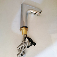 HY-175A Huiyi pont monté robinet d'eau intelligent capteur de contrôle complet robinet acceptable automatique robinet de bassin sans contact laiton en gros