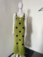 A10558 Migugarment Nouvelle Robe Décontractée Tendance pour Femme, Maxi Robe Tricotée à Pompons Noirs et Pois, Vente Chaude Été 2025