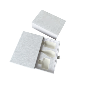 กล่องกระดาษแข็งสีขาวพิมพ์ลายนูนแบบกำหนดเอง เป็นมิตรกับสิ่งแวดล้อม พร้อมฟองน้ำสำหรับน้ำ<span class=keywords><strong>หอม</strong></span> ครีมทาหน้า ของขวัญงานแต่งงาน กล่องเครื่องสำอางทรงเพรียวบาง - Product Image 1