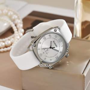 Reloj de cuarzo cuadrado de silicona Little Fresh Jelly para mujer, reloj <span class=keywords><strong>con</strong></span> puntero deportivo de ocio Simple para escuela secundaria y secundaria - Product Image 1