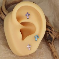 F136 Titanium Glansrijke Kruisvormige Vervangende Top, Hypoallergeen, Binnengewin, Geschikt voor Helix, Kraakbeen en Lip Piercing