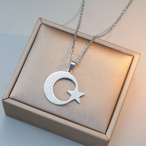 Collana con Calligrafia Araba Personalizzata ODM OEM, Stella e Mezzaluna in Acciaio Inox Placcato Oro, Gioielli Turchi, Ciondolo Hilal e Stella - Product Image 2