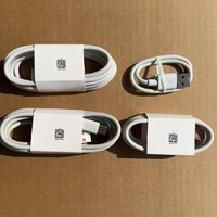 Câble de données pour téléphone portable à charge ultra-rapide Type-C 6A 66W avec gaine en élastomère thermoplastique et PVC