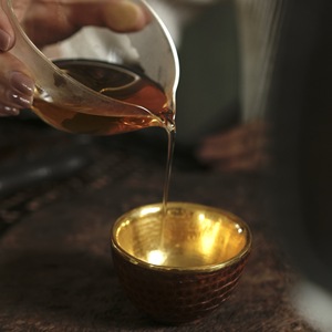 Tasse à thé ronde en racine de bambou plaquée or, faite à la main, pour la cérémonie du thé de l'après-midi, origine Anji - Product Image 4